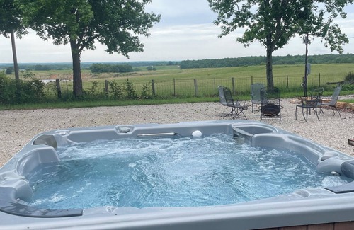 Lenox House | The Jadwin House LLC, Located in Jadwin, Missouri, sleeps 14 guests.