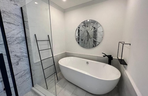 Midtown Toronto Bed & Breakfast | The Jane Toronto