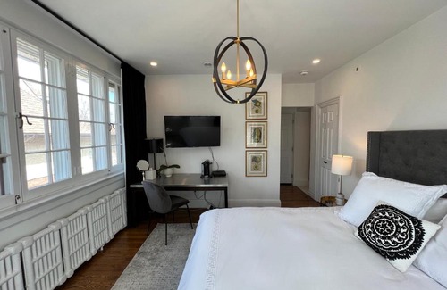 Midtown Toronto Bed & Breakfast | The Jane Toronto