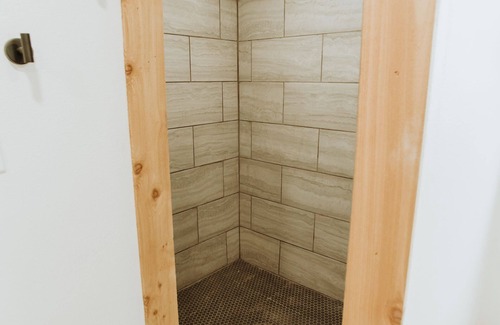 Lubbock Cottage | The Jay Bird - Standard One Room Silo