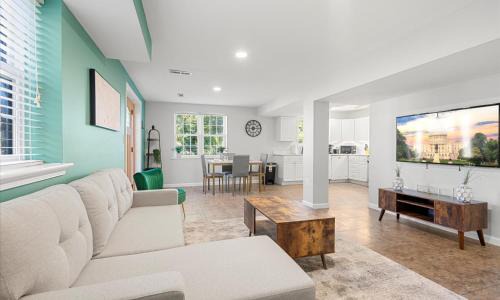 Jefferson Manor Apartment | The Jefferson Emerald City View