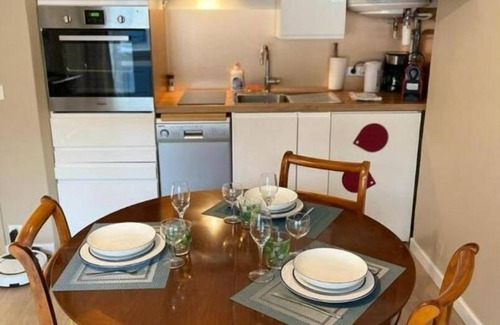 Cœur de Ville Apartment | The Joan Miro - 100m from the thermal baths