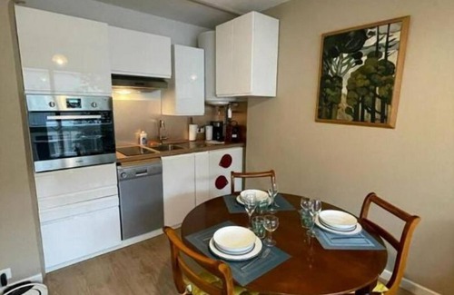 Cœur de Ville Apartment | The Joan Miro - 100m from the thermal baths