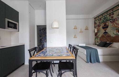 Jesus Apartment | The Joaquin Sorolla Apartment III by Florit Flats