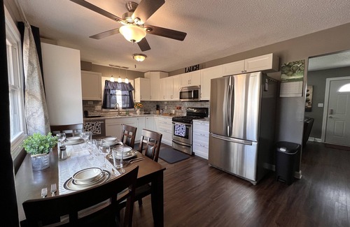 Johnston House | The Johnston House - Located in the heart of Johnston - Close to Saylorville