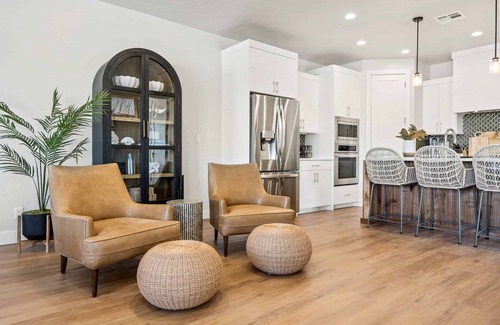 St. George House | The Jolly Roger: Desert Color Lagoon + Beaches