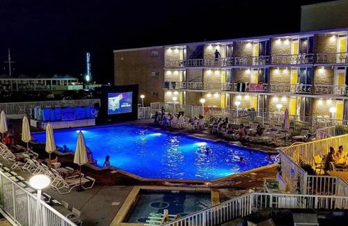 Wildwood Crest Hotel | The Jolly Roger Motel