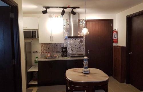 Santa Mesa Apartment | The Journeyman Suite at Covent Garden Sta Mesa Manila