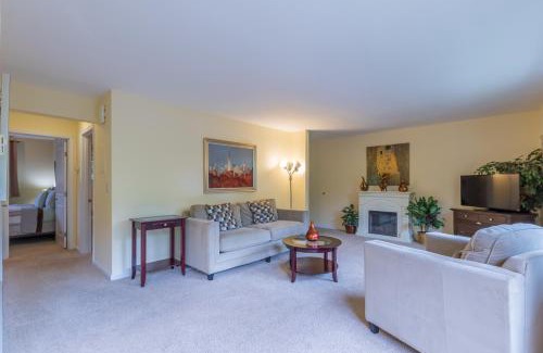 North End Apartment | the Juliet, Best Area, 2 Bedrooms, WD, Jacuzzi Bath, New Carpet, 825sf