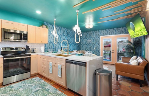 Chandler House | The Jungle Hut