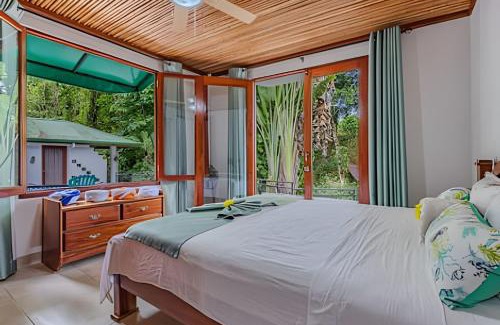 Dominical Bed & Breakfast | The Jungle Inn