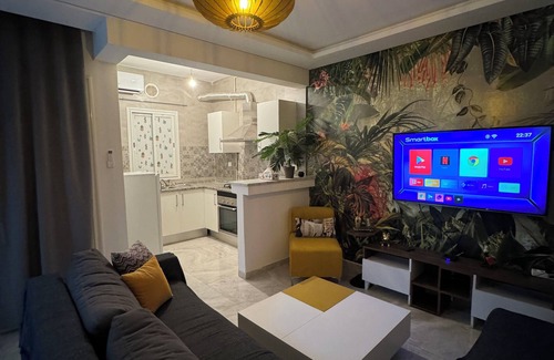 Cite Les Palmeraies Apartment | The Jungle Studio