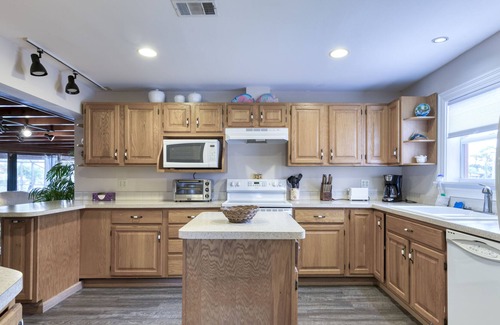 Palm Beach Gardens House | The Juno Hideaway- Waterfront! Dock, Pool, Firepit