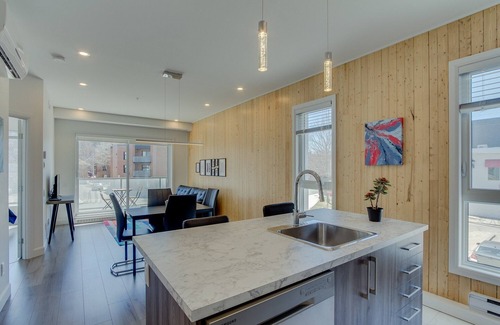 La Cite-Limoilou Apartment | The Kaméléon, The Halo