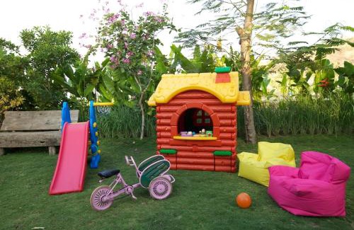 Amed Villa | The Kampung
