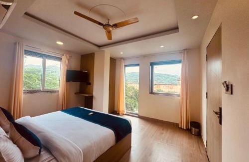 Amer Fort Road Hotel | The kanak valley Hotel