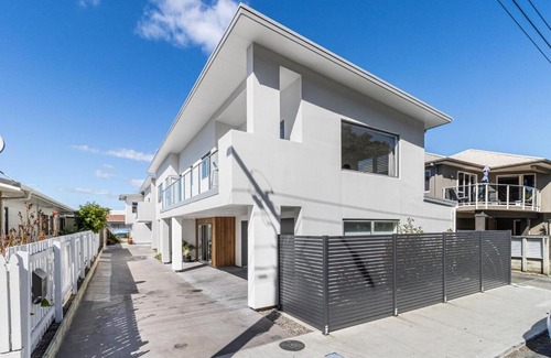 New Plymouth House | The Kawaroa Retreat