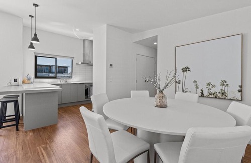 New Plymouth House | The Kawaroa Retreat