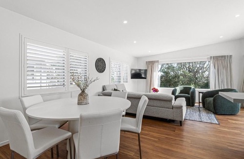 New Plymouth House | The Kawaroa Retreat
