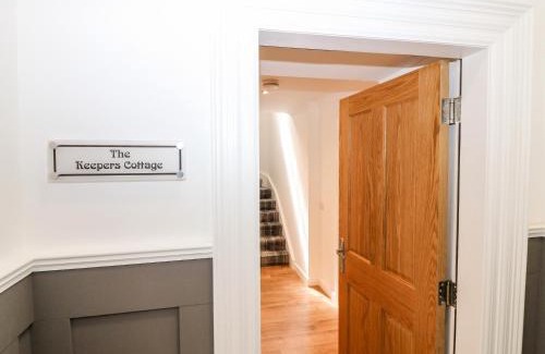 Keith Apartment | The Keepers Cottage at The Institute Executive Apartments