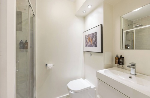 Queen's Gate Apartment | The Kensington Garden Apartment