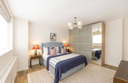 Queen's Gate Apartment | The Kensington Garden Apartment