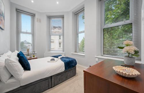 West Kensington Apartment | The Kensington Residence - Central London Base