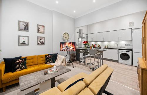 West Kensington Apartment | The Kensington Residence - Central London Base
