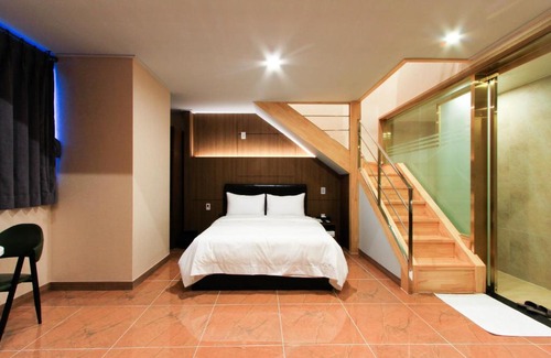 Yeonje-Gu Hotel | The King Hotel