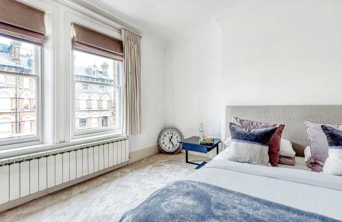 Frognal and Fitzjohns Apartment | The King of Spades