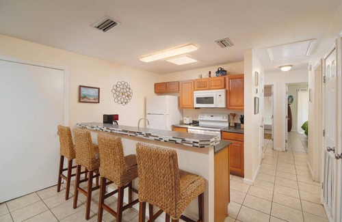South Padre Island Cottage | The Kingfish Cottage - 4BR/4BA - Affordable, rustic beach cottage
