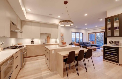 North Park City Condo | The Kings Crown | New Ski In Out 1BR at PC Base