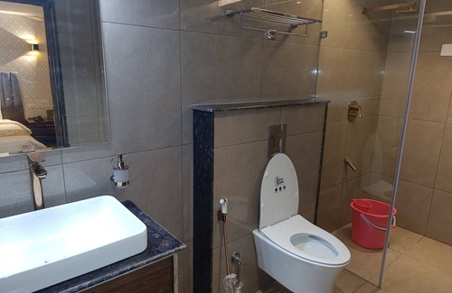Nungambakkam Hotel | The Kings Park Grand