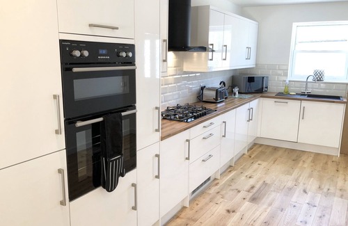 Newland Near Ulverston House | The Kipling Inn - Holiday Home, 4 - Bed, Sleeps 7, Pets Welcome - Ulverston