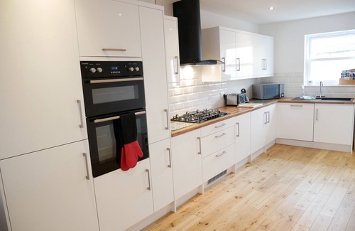 Newland Near Ulverston House | The Kipling Inn - Holiday Home, 4 - Bed, Sleeps 7, Pets Welcome - Ulverston