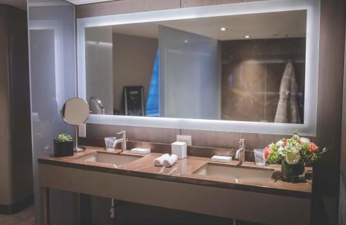 Theater District Hotel | The Knickerbocker