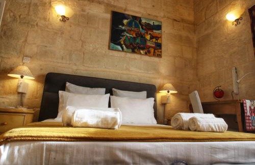 Birgu House | The Knight - Heritage & Art Home at Birgu square