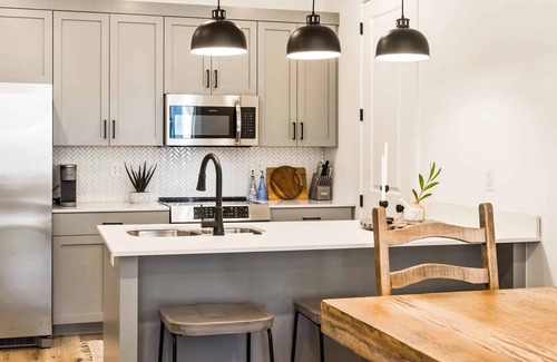 St. George Condo | The Kokomo: Desert Color Lagoon + Beaches