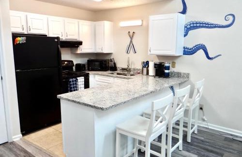Surfside Beach Apartment | The Kraken Surfside Beach