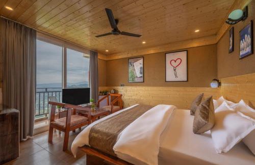 Fagu Hotel | The Kufri Uphills l Property of the year I Serviced Villa I Couple Friendly I Pvt Balcony I Open Air Terrace I Bonfire I Kufri by Exotic Stays