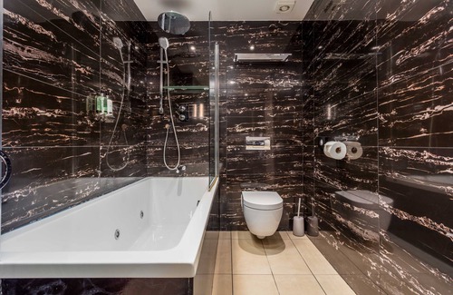 Ayr Hotel | The Kylestrome Hotel