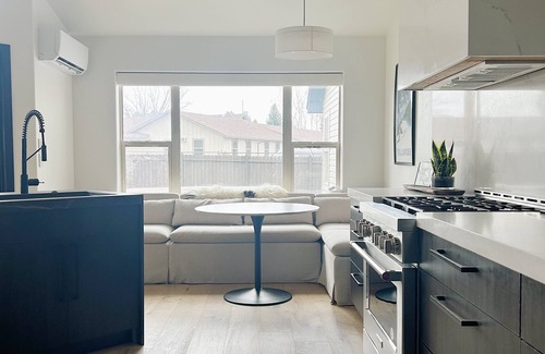 Montrose House | The LaBirdie; Hot Tub, Putting Green, Luxe Retreat