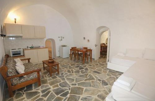 Kalokairines House | The Labyrinth