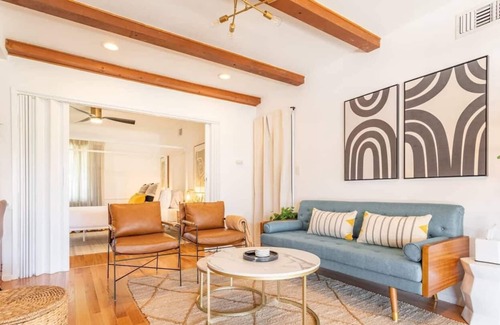 Ladera Heights House | "The Lacie" Cocktail Suite near Culver/LAX/Playa