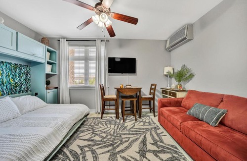 Huddleston Hotel | The Lake Condo
