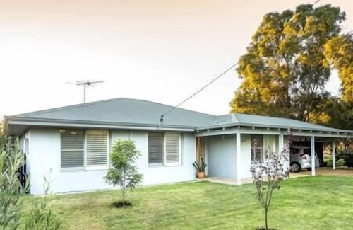 Quindalup House | The Lake Edge Retreat