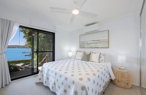 Gwandalan House | The Lake Escape