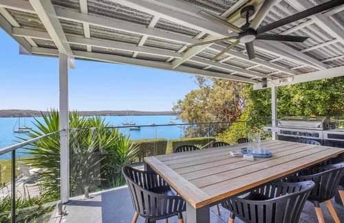 Gwandalan House | The Lake Escape