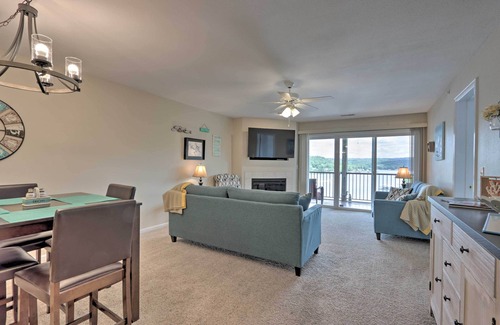 Camdenton Condo | 'The Lake Escape’ w/Balcony & Pool Access!