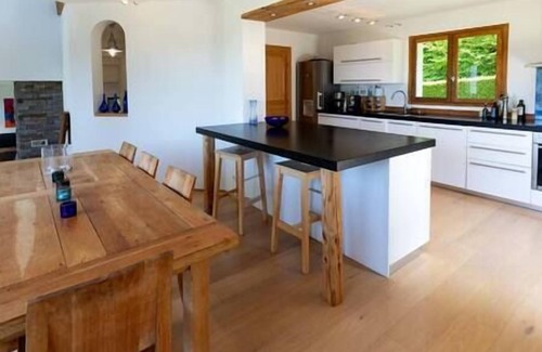 Menthon-Saint-Bernard House | The Lakeview Villa, 8p
